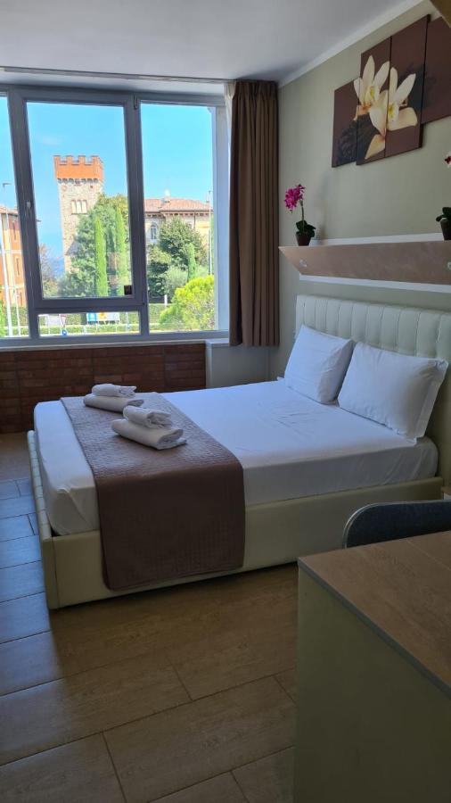 Atico Hotel Desenzano del Garda Exterior foto