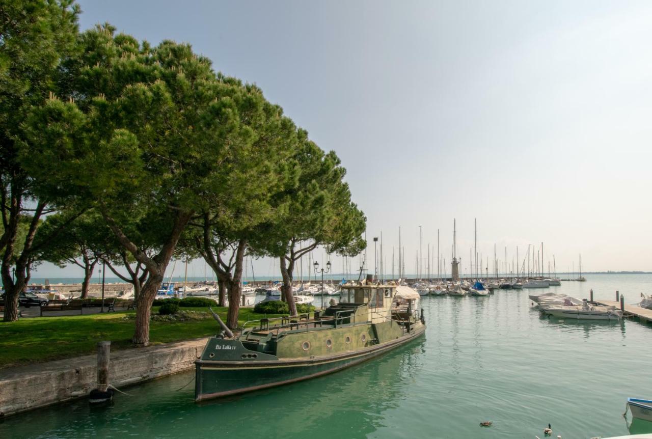 Atico Hotel Desenzano del Garda Exterior foto
