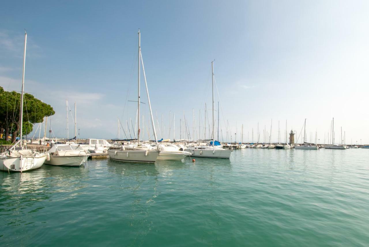 Atico Hotel Desenzano del Garda Exterior foto