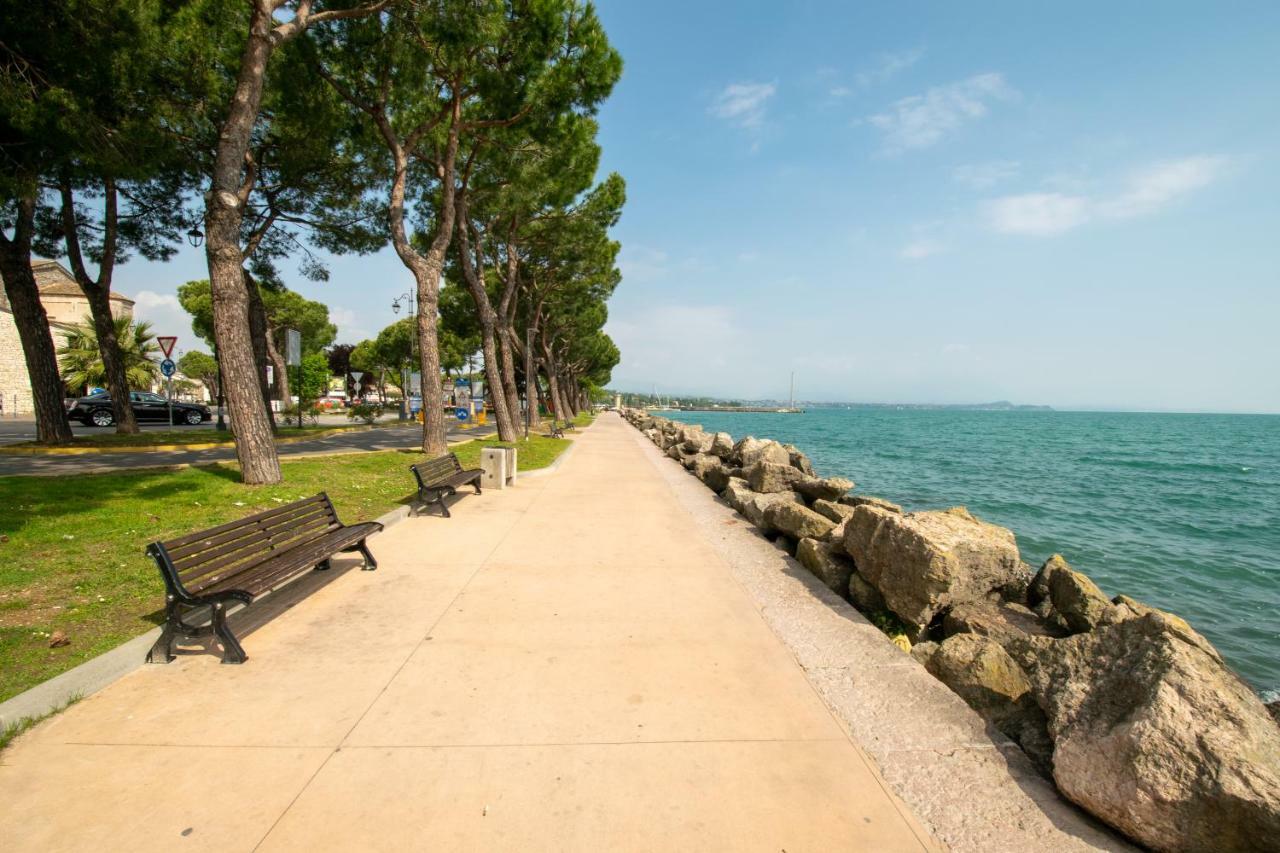 Atico Hotel Desenzano del Garda Exterior foto